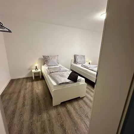 Mit Ausblick - Wlan / Parkplaetze Appartamento Würzburg